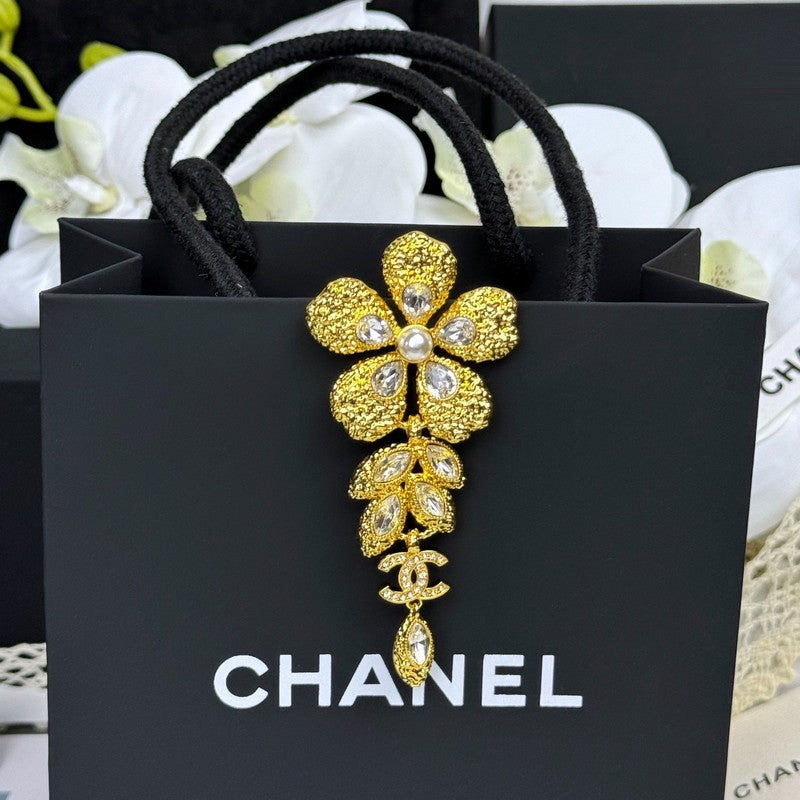 18K  Chanel 26C Flower Crystal Drop Gold Brooch