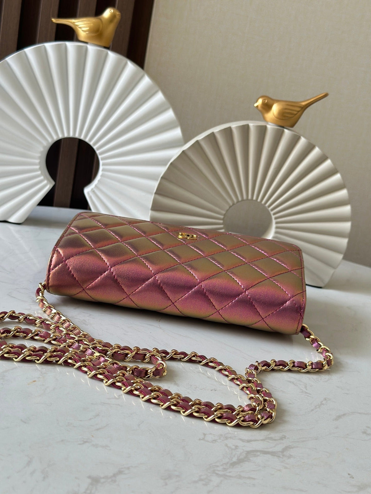 CHANEL 25S WALLET ON CHAIN 19 IN METALLIC PURPLE LAMBSKIN
