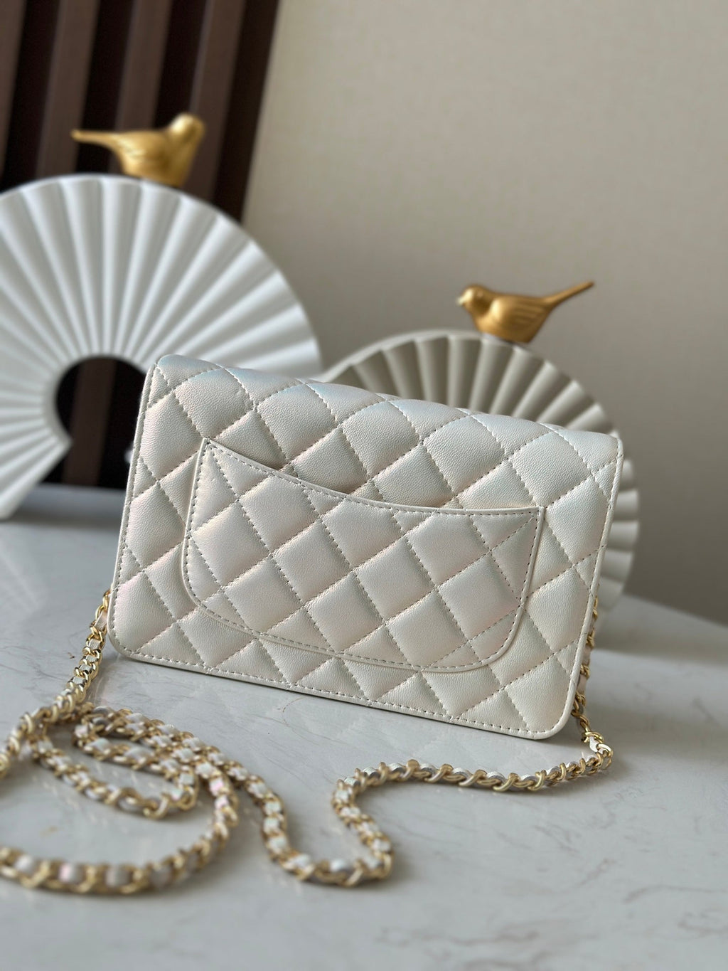 CHANEL 25S WALLET ON CHAIN 19 IN PEARL WHITE LAMBSKIN
